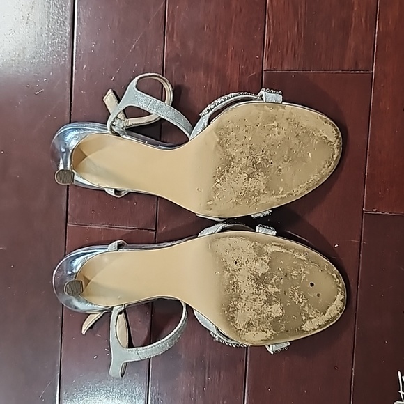 High heels - Picture 2 of 2